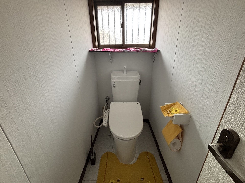 1990s wood house near the coast in Yamakawanarukawa, Ibusuki