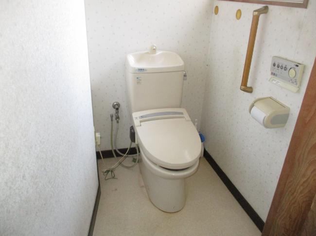 1970s wood house, 15-min walk to station, Okayama