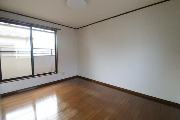 1990s wood house, 4-min walk to station, Kagawa