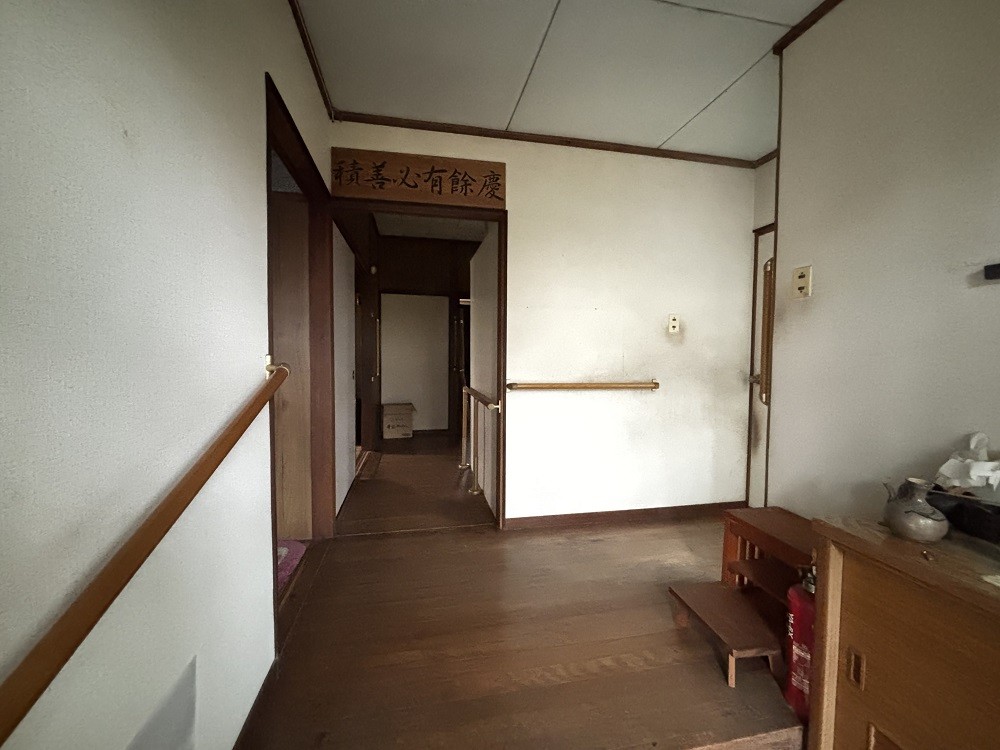 1970s wood house near the coast in Togata, Ibusuki