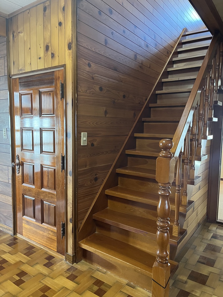 1980s wood house, 9-min walk to station, Iwate