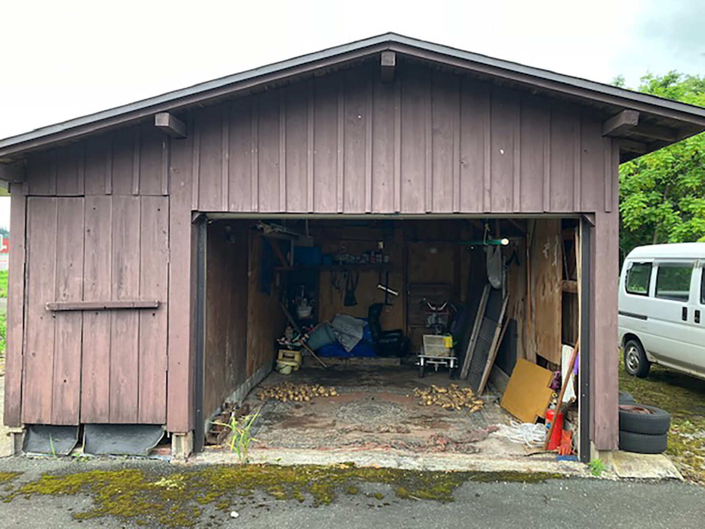 1980s wood house on a large plot in Yamagata