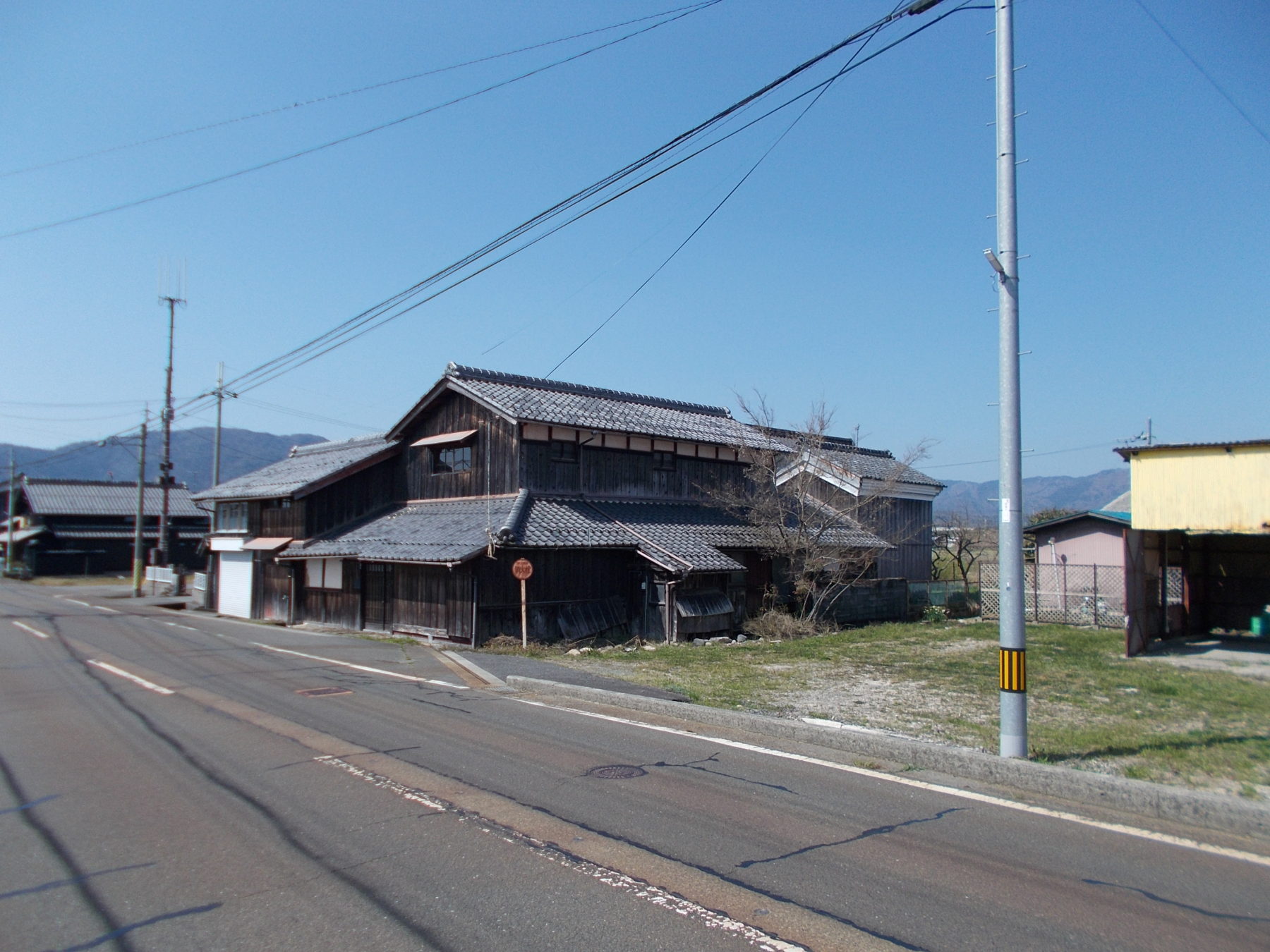 1960s wood house, 18-min walk to station, Shiga