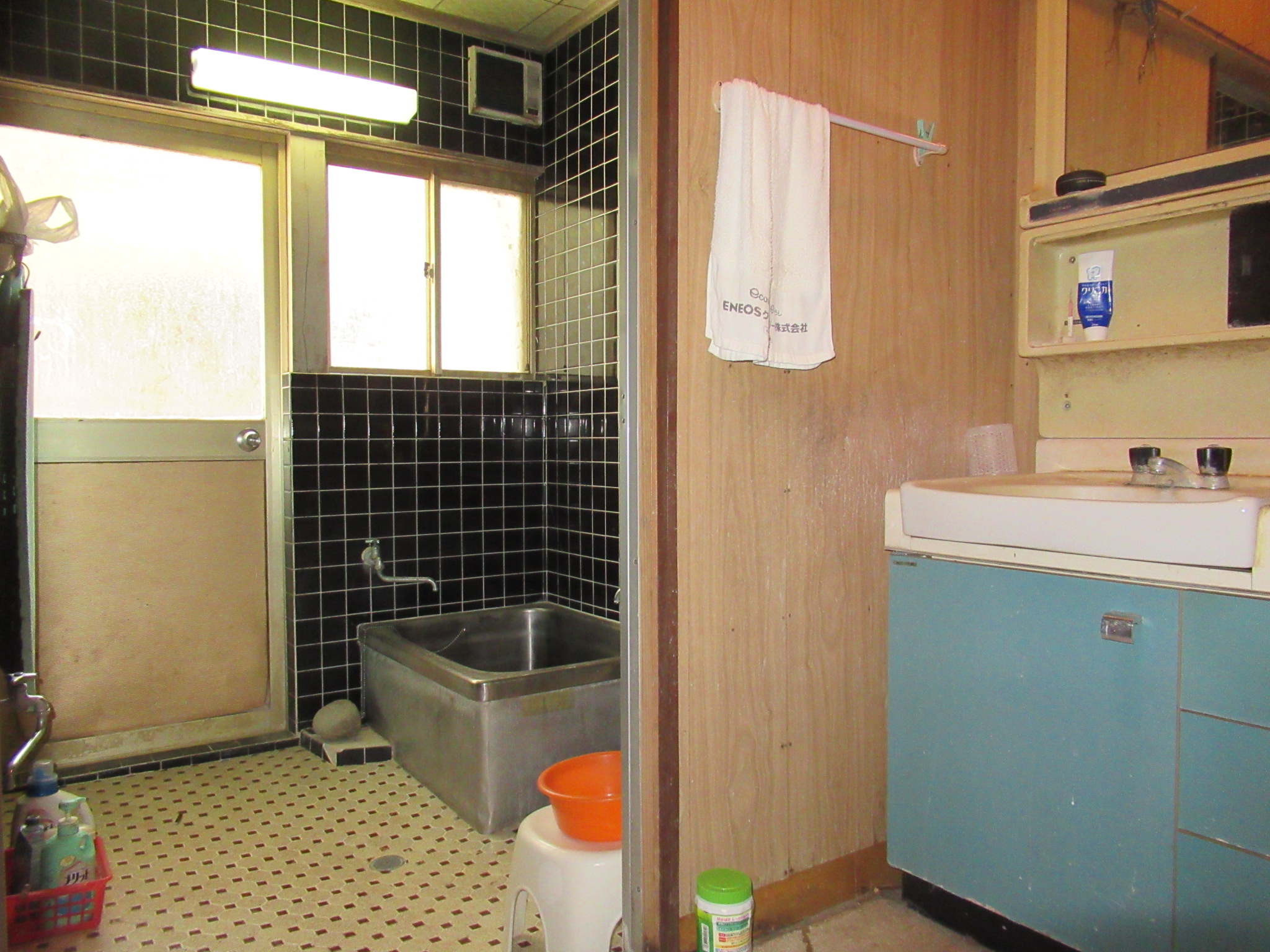 1970s wood house, 8-min walk to station, Kumamoto