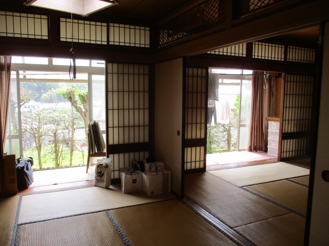 1970s wood house in Higashiichiki, Hioki, farmland, approval needed