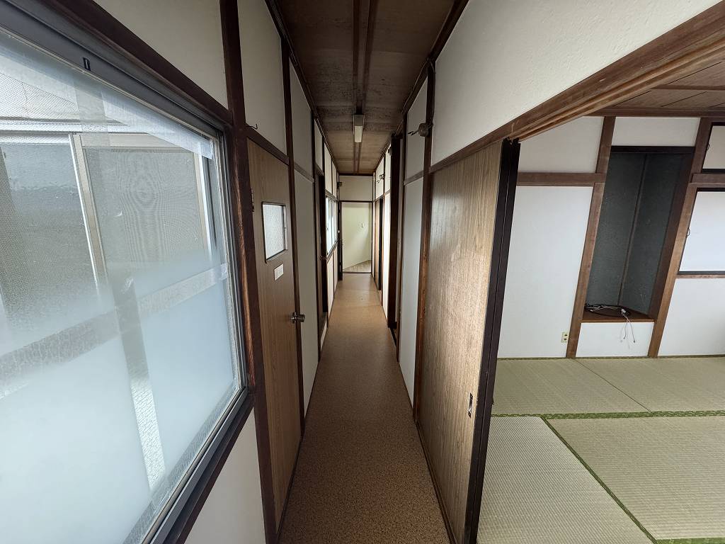 1970s wood house, 11-min walk to station, Nagano