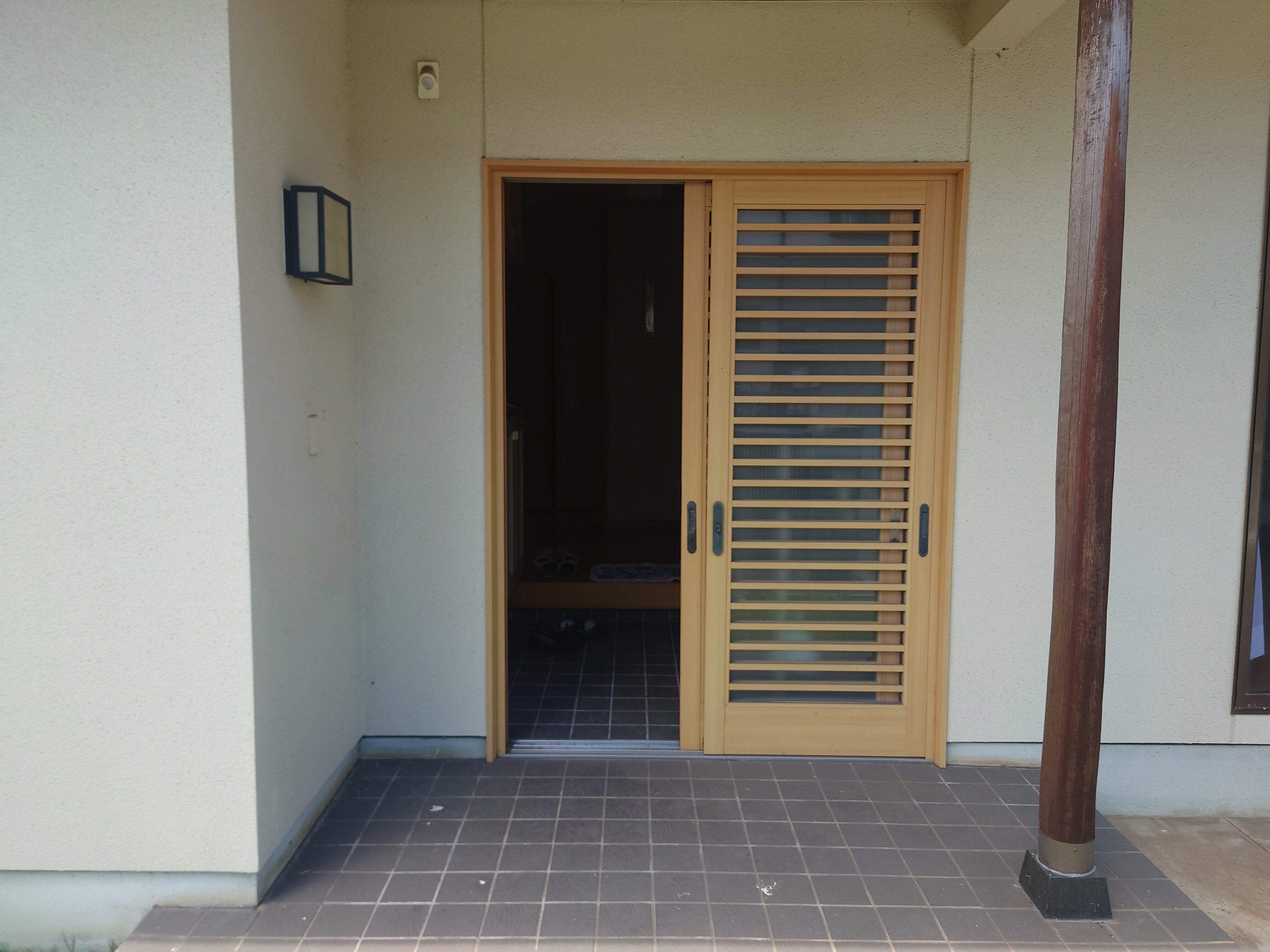 1990s wood house, 19-min walk to station, Okayama