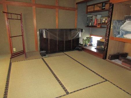 1980s wood house in Oita