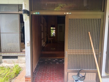 1980s house on a large plot in Takarabe, Soo
