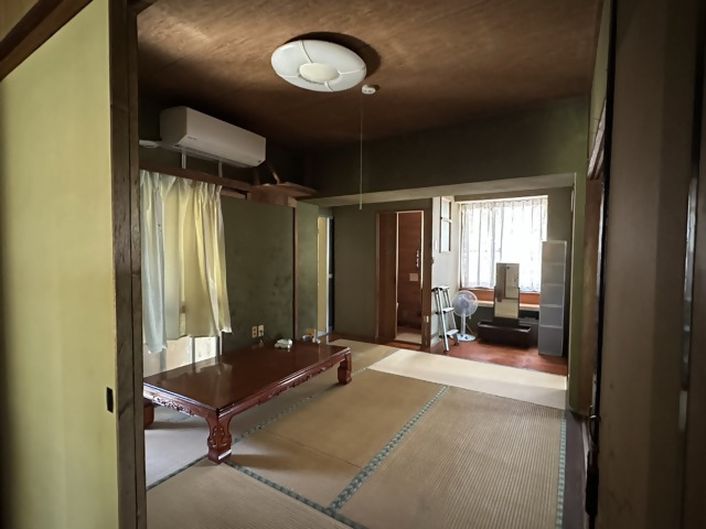 Concrete house near the coast in Ei, Minamikyushu
