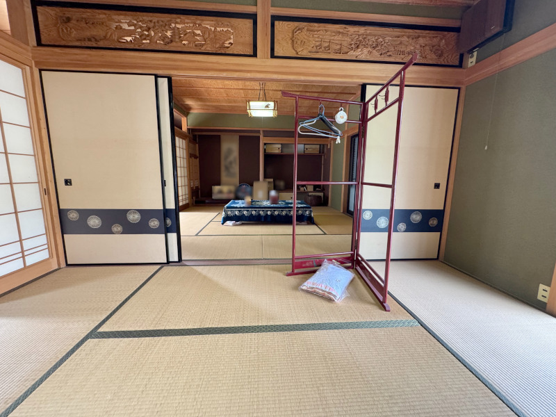 1970s wood house on a large plot in Hyogo