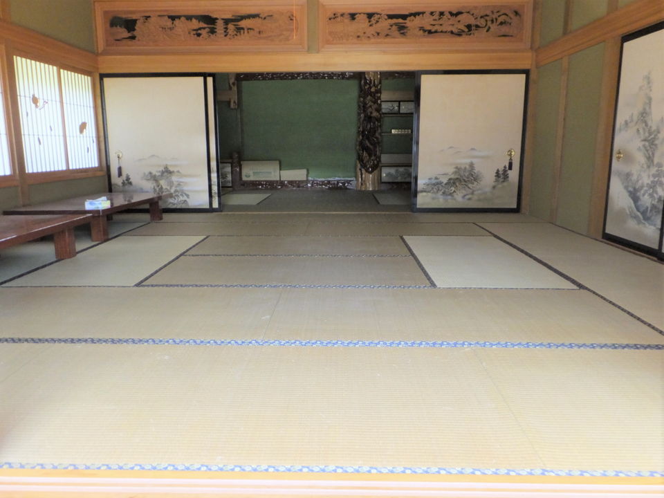 1980s wood house on a large plot in Iwate