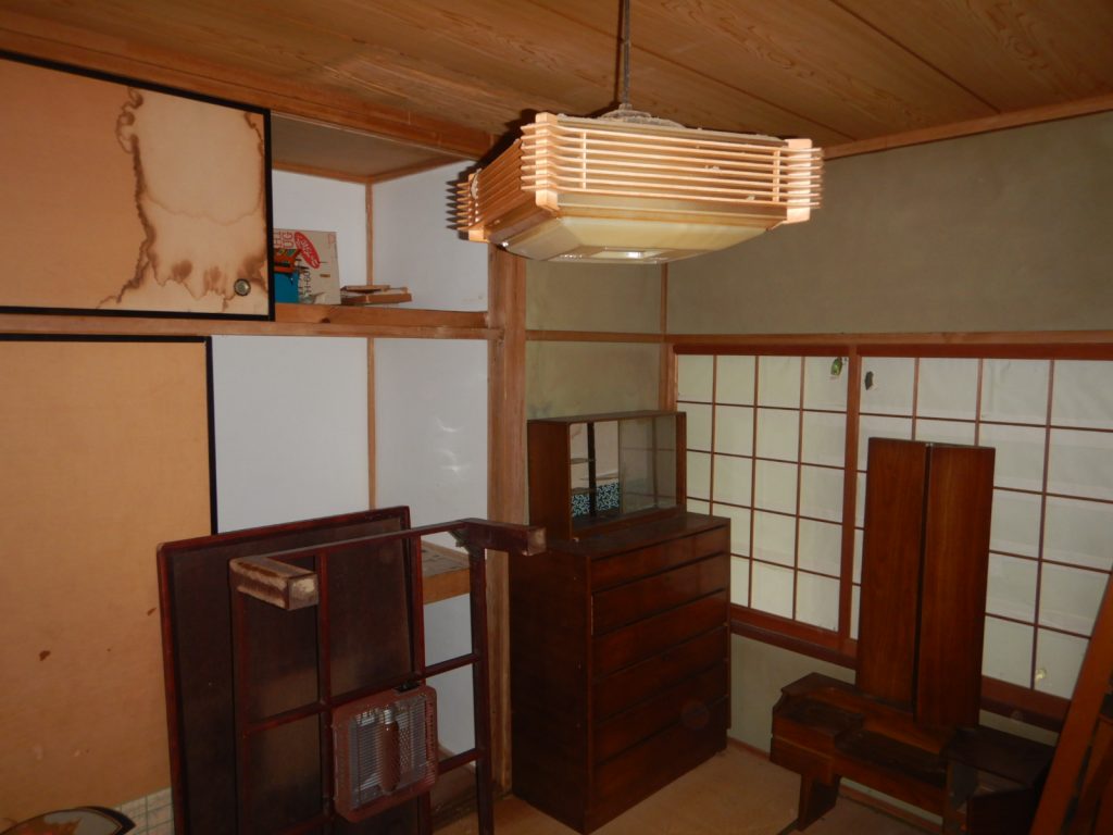1980s wood house in Ehime