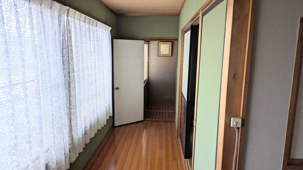 Wood house, 12-min walk to station, Toyama