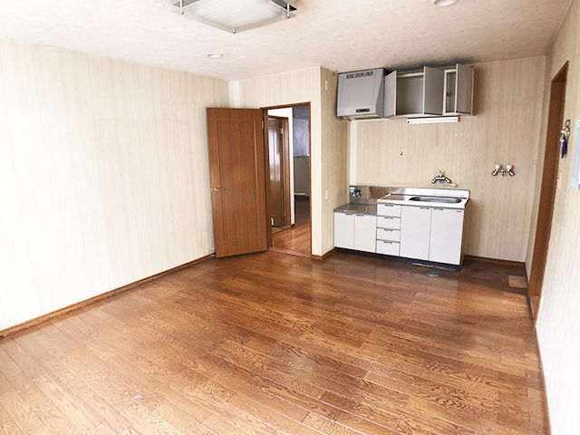1990s wood house, 7-min walk to station, Aomori