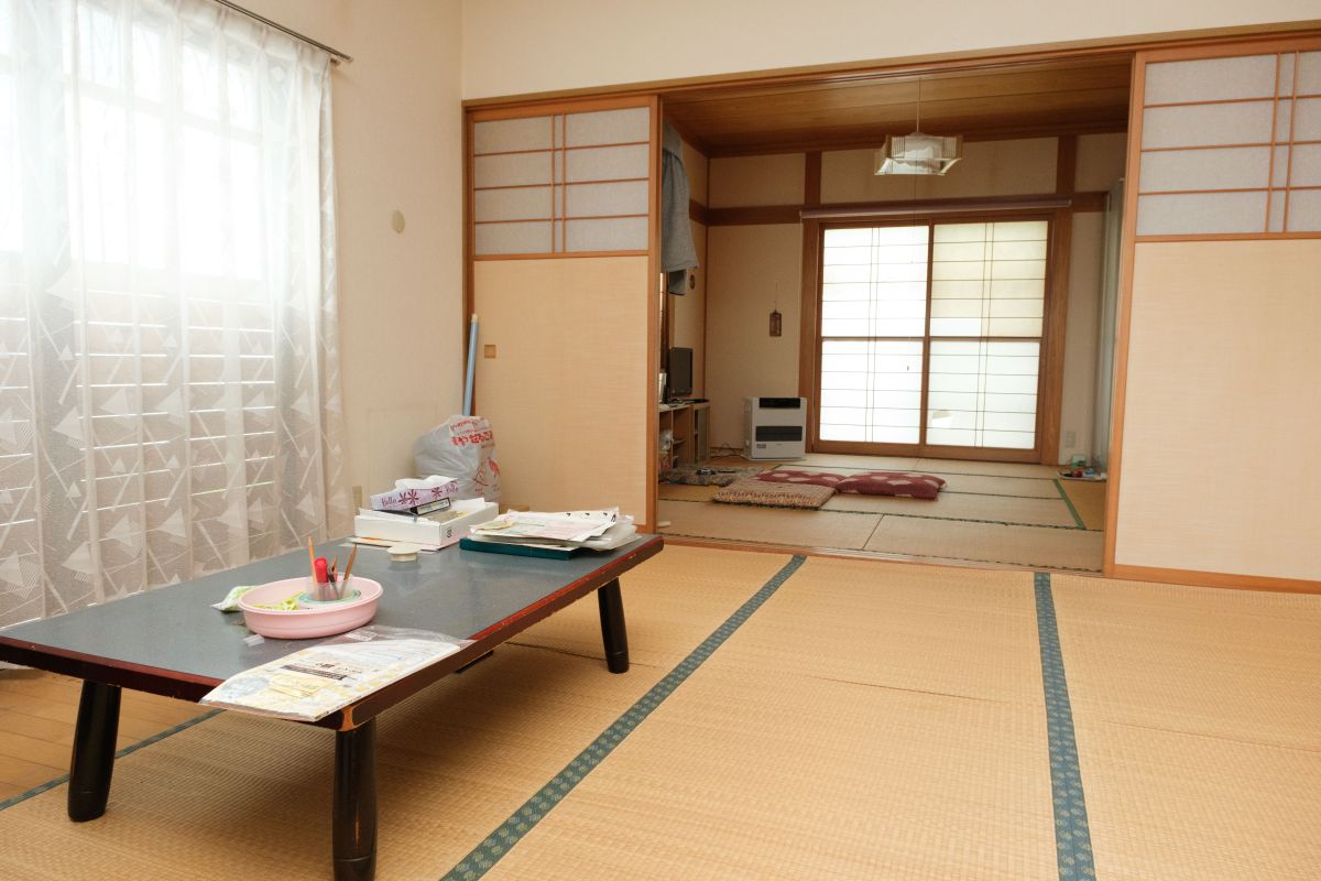 1990s wood house, 14-min walk to station, Yamagata