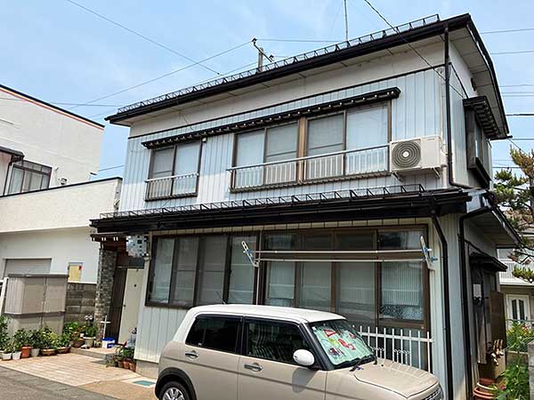 1970s wood house, 16-min walk to station, Iwate