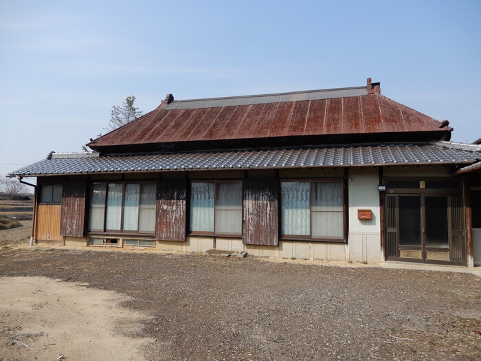 Wood house on a large plot in Kagawa