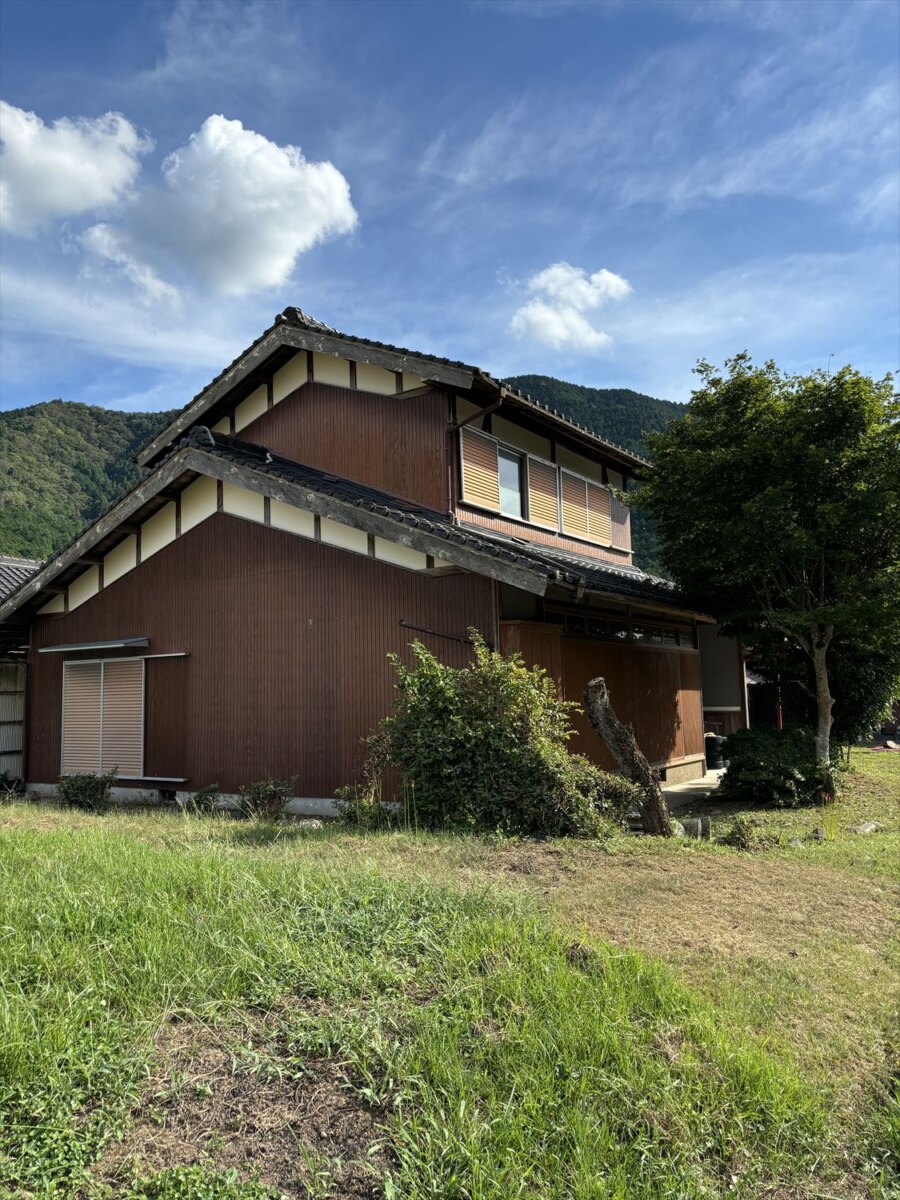 1970s wood house in Hyogo