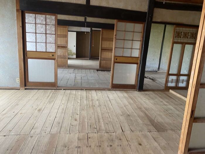 Wood house on a large plot in Kagawa