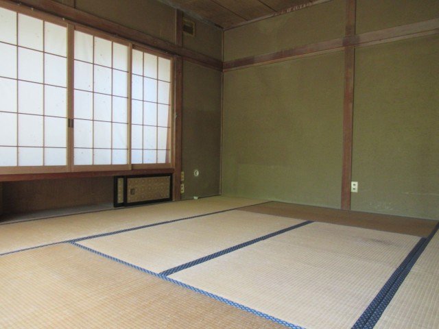 1970s wood house, 18-min walk to station, Nagano