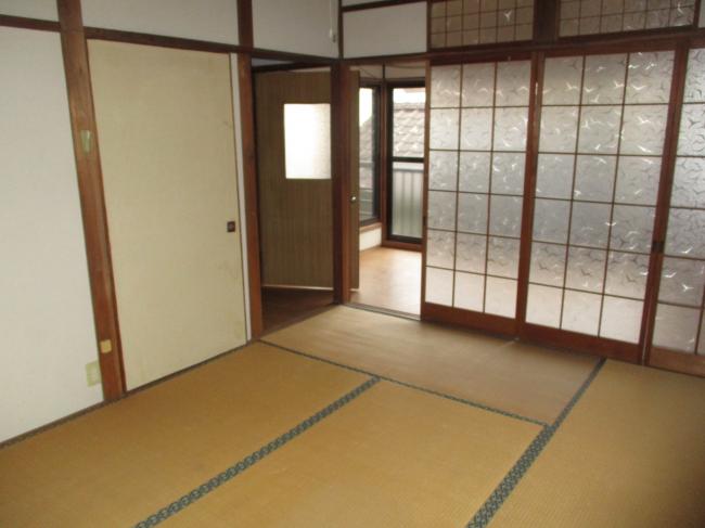 1960s wood house, 15-min walk to station, Okayama