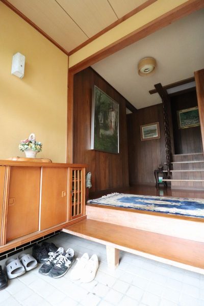 1970s wood house with storehouses in Shimane