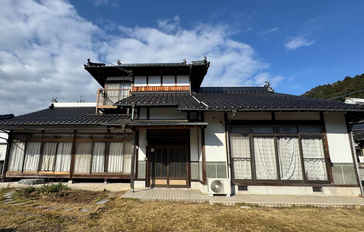 1990s wood house in Hiroshima