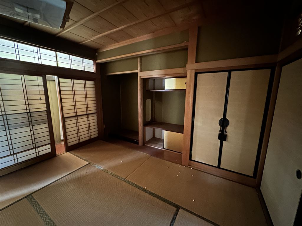 1980s wood house, 8-min walk to station, Gifu