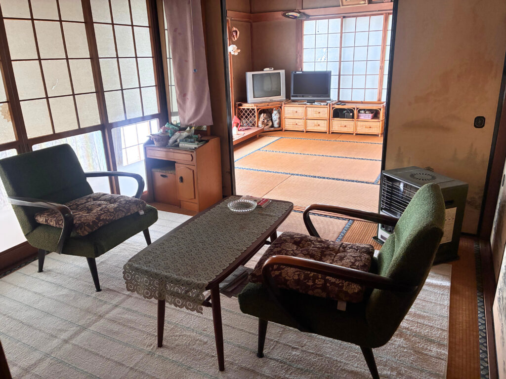 1970s wood house, 18-min walk to station, Ibaraki