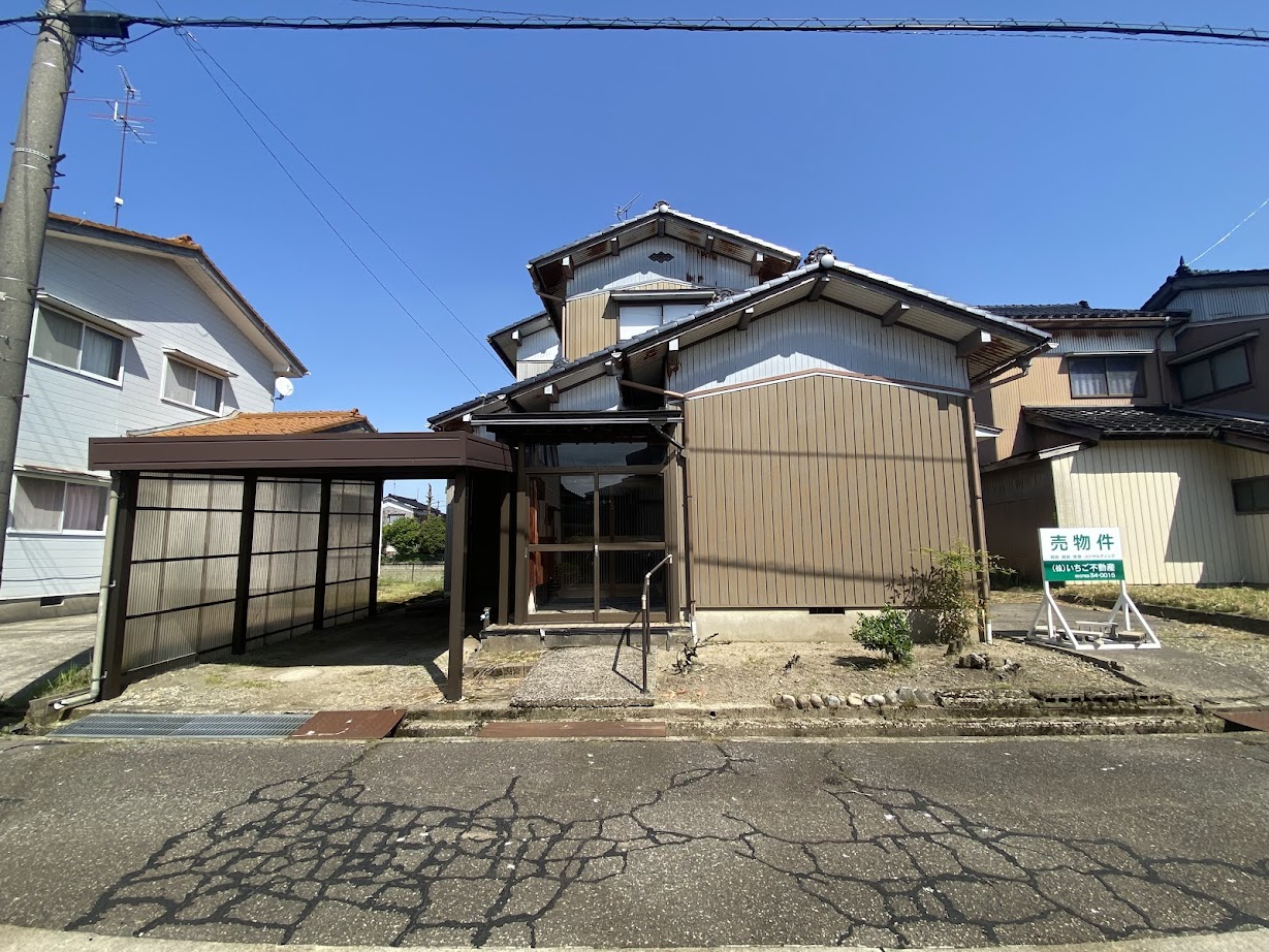 1970s wood house in Toyama