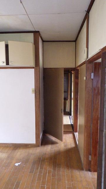 1960s wood house, 17-min walk to station, Nagasaki