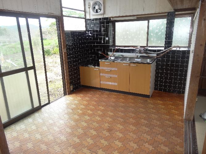 2020s wood house on a large plot in Chiran, Minamikyushu