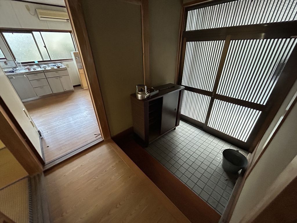 1990s wood house in Mie