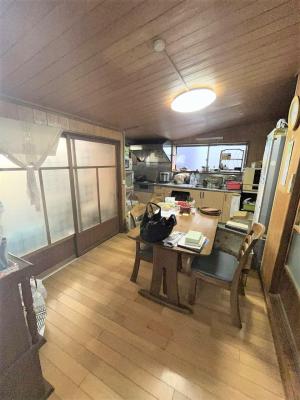 1970s wood house, 16-min walk to station, Shimane