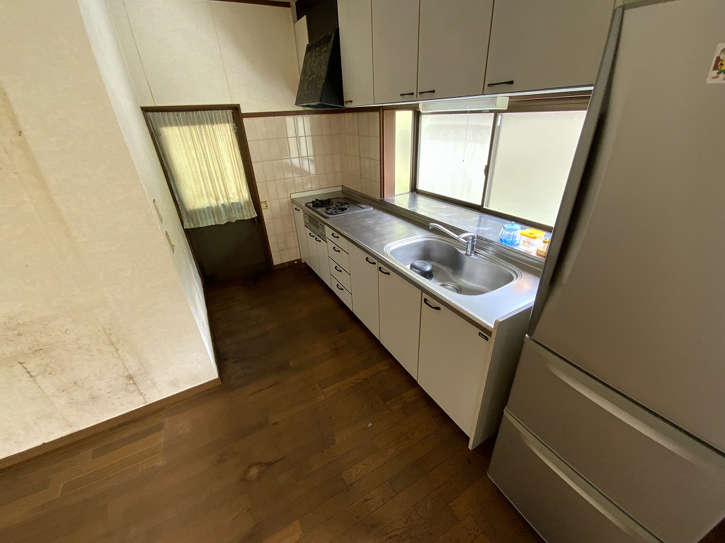 1980s wood house on a large plot in Yamaguchi