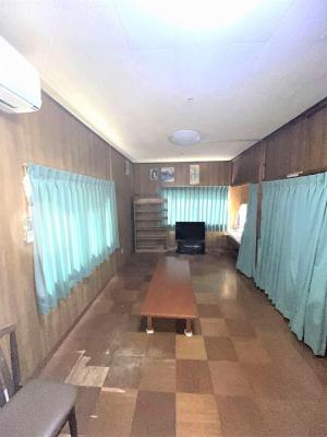1960s wood house, 16-min walk to station, Shimane