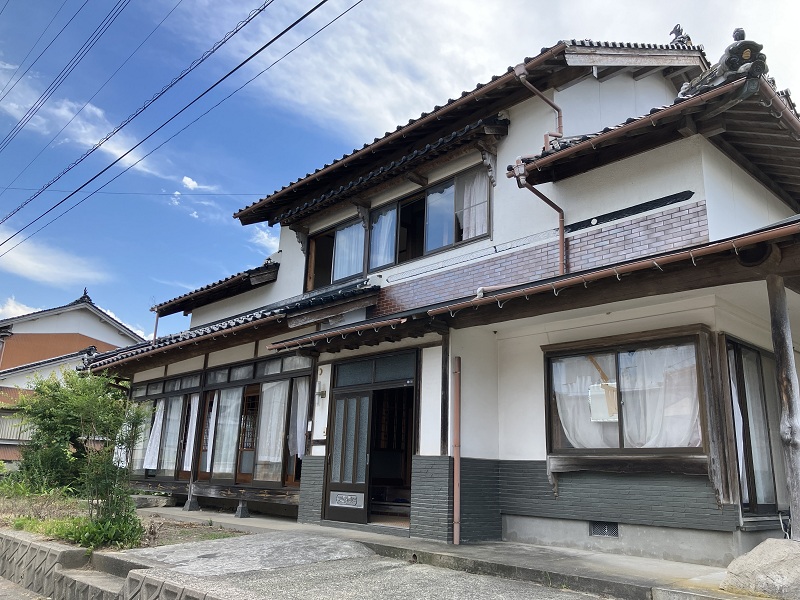 1980s wood house, 10-min walk to station, Tottori