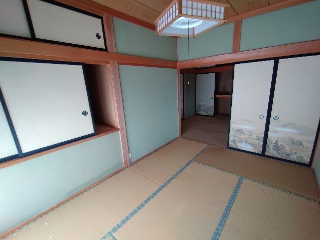 1970s house on a large plot in Yamanashi