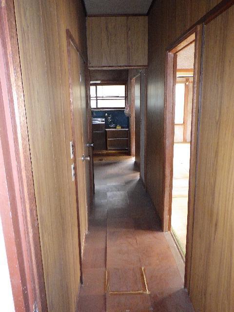 1970s wood house, 12-min walk to station, Nagasaki