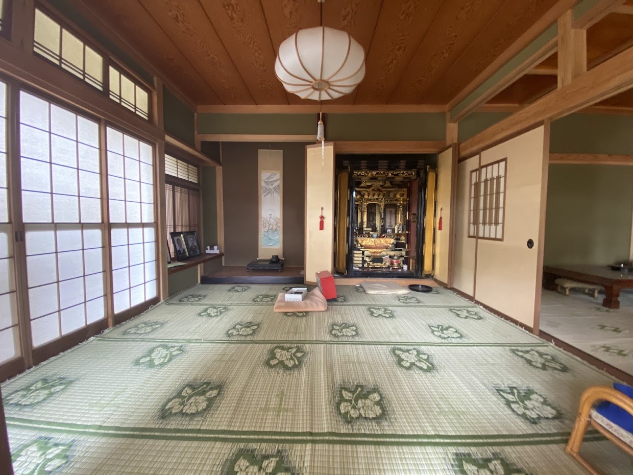 1970s wood house on a large plot in Toyama