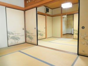 1970s wood house, 17-min walk to station, Shimane