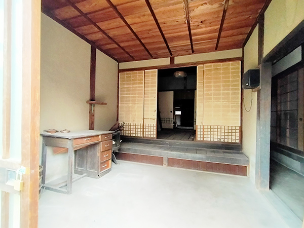 Attractive large land! Recommended for those who want to revive a traditional old house