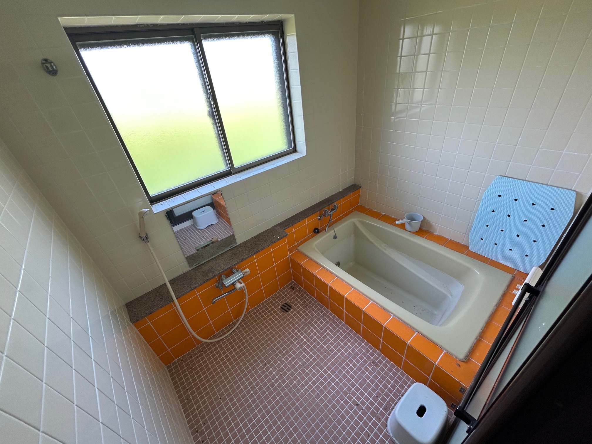 1980s wood house on a large plot in Toyama
