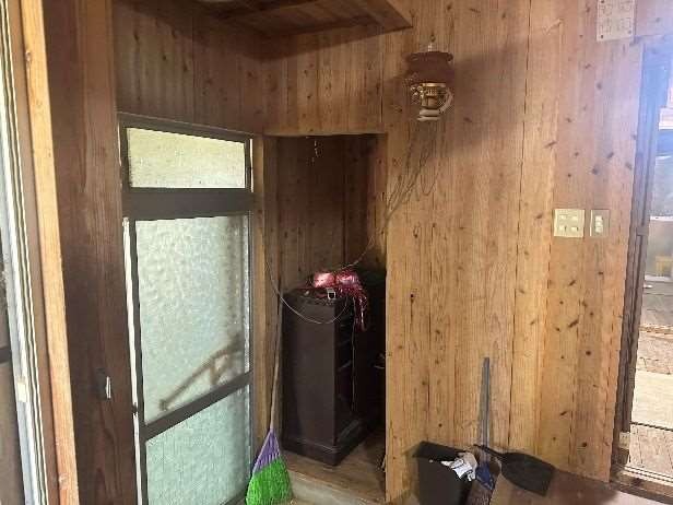1970s wood house in Tamina, China