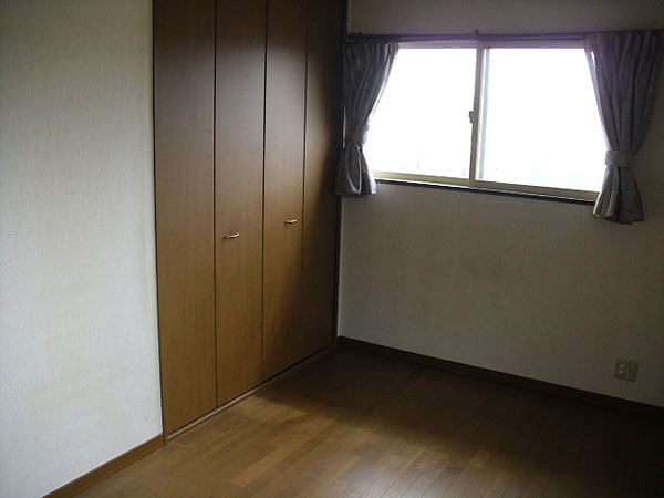 1990s wood house on a large plot in Iwate