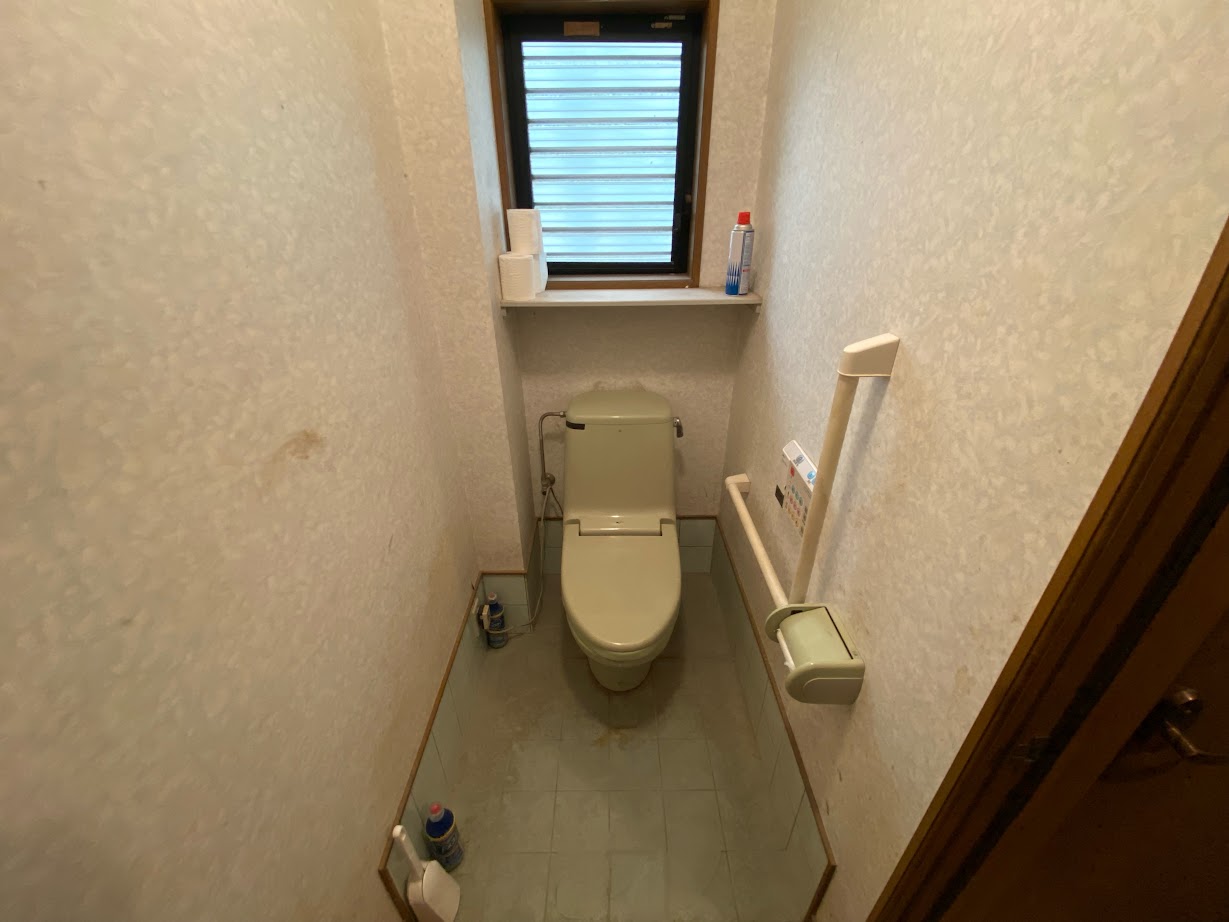 1990s wood house, 15-min walk to station, Toyama