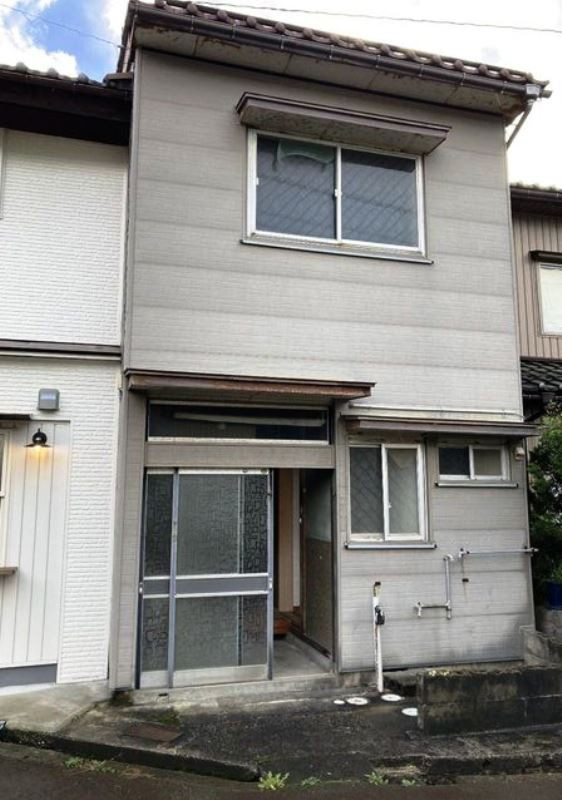 1970s wood house, 5-min walk to station, Toyama