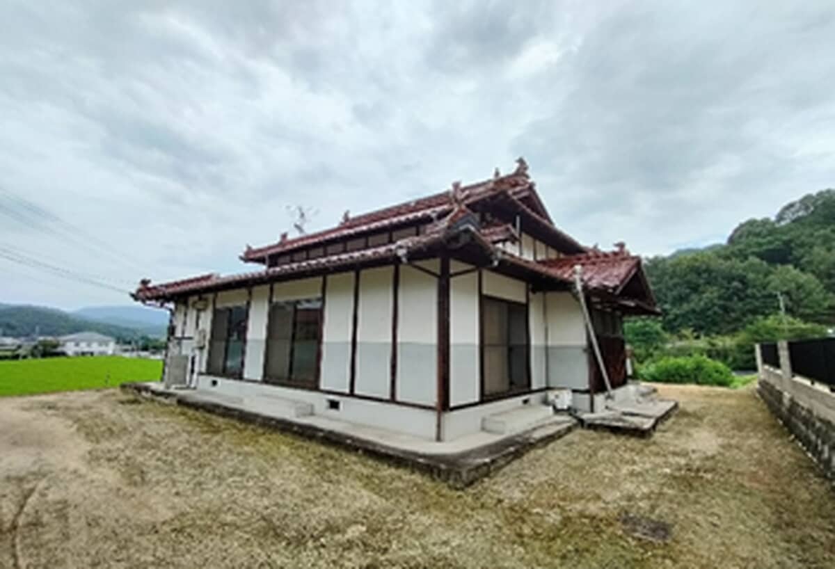1990s wood house in Hiroshima