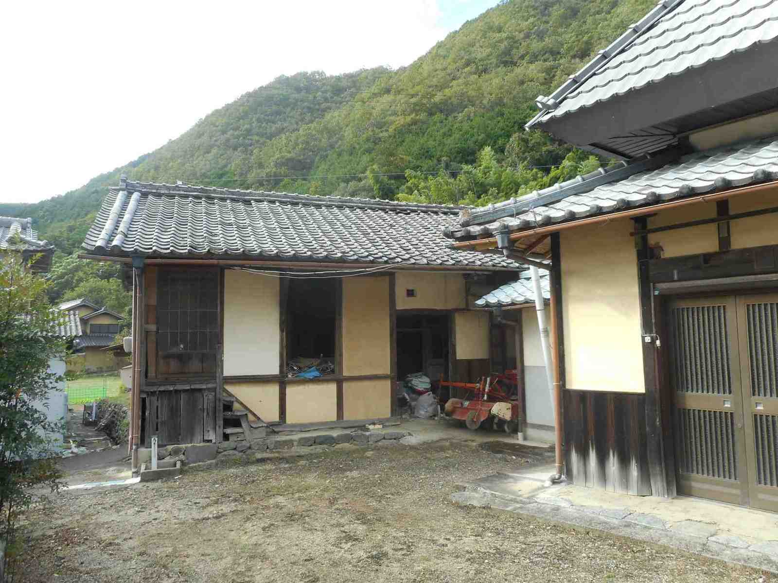 1960s house, 20-min walk to station, Hyogo